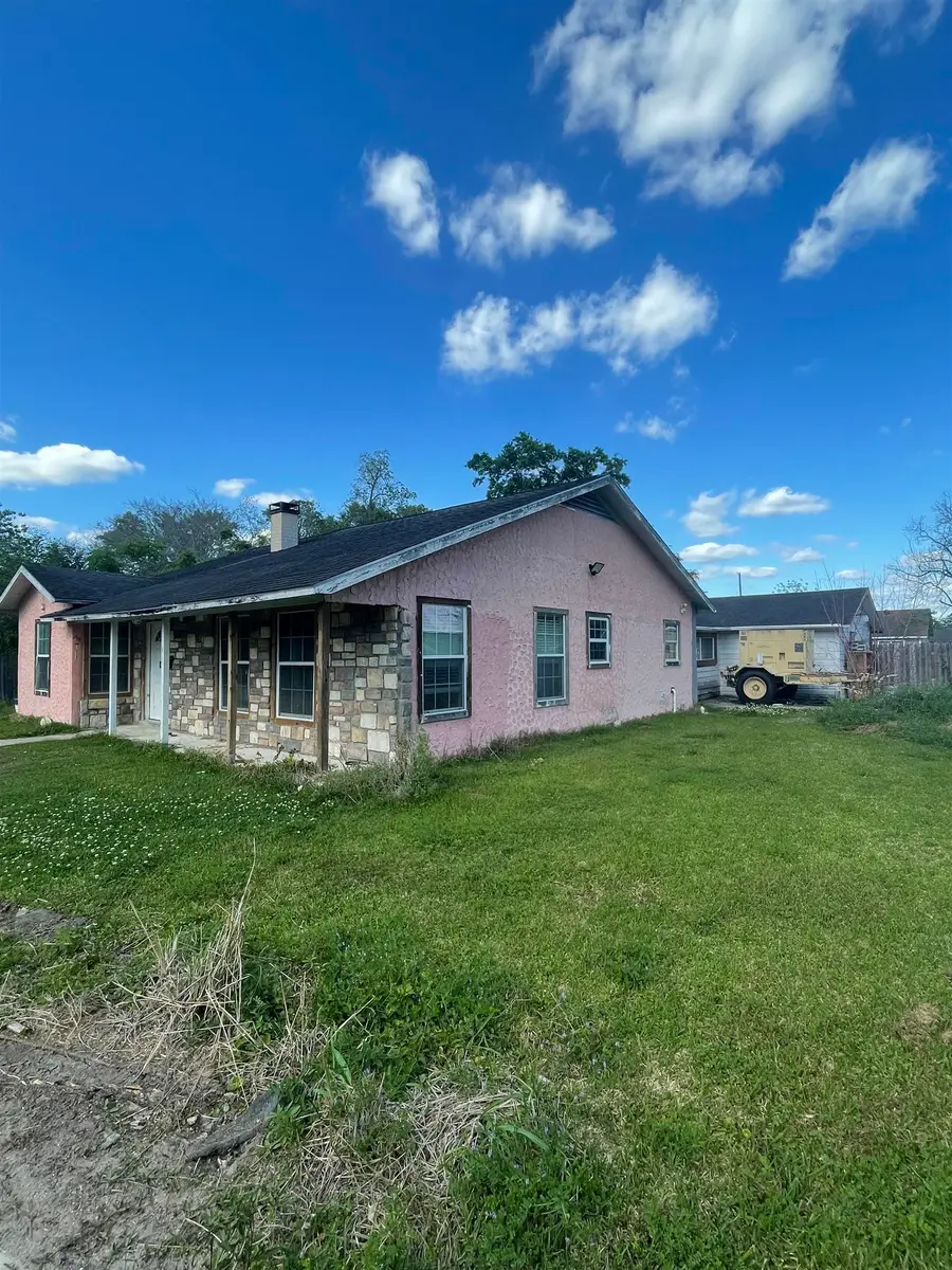 4402 Dallas Ave, Beaumont, TX 77703 - #2