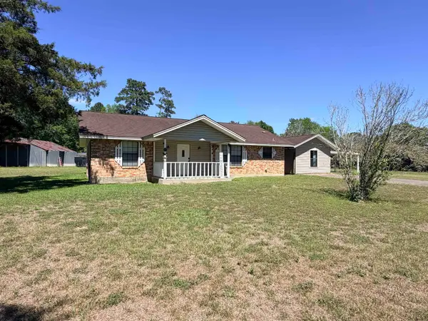 8957 Tejas Ln., Silsbee, TX 77656