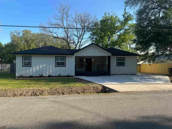 2203 62nd St, Port Arthur, TX 77640