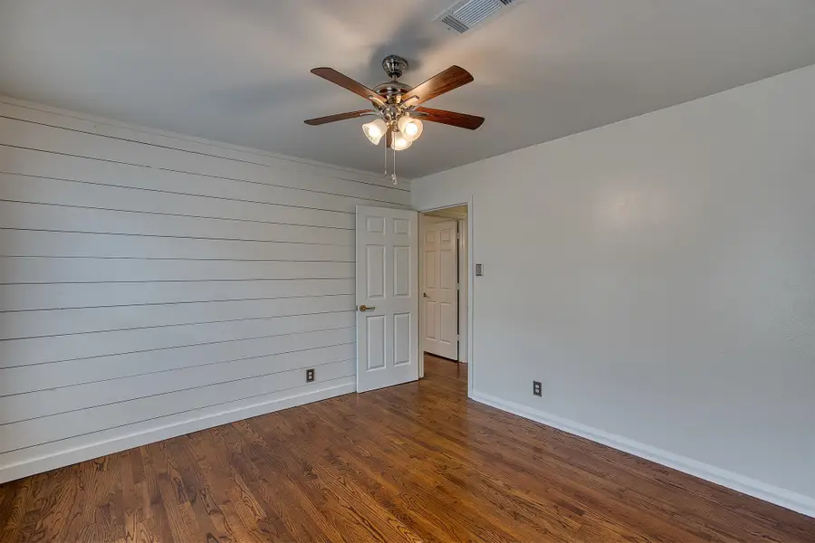 1912 Detroit St, Nederland, TX 77627 - #3