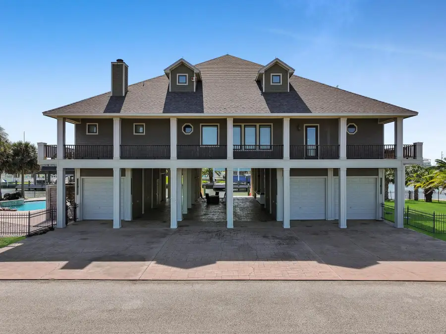 1239 Lagoon, Crystal Beach, TX 77650 - #2