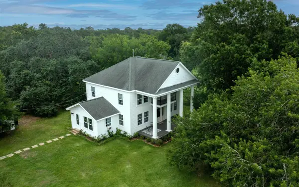 27 Cotton Bayou Circle, Cove, TX 77523