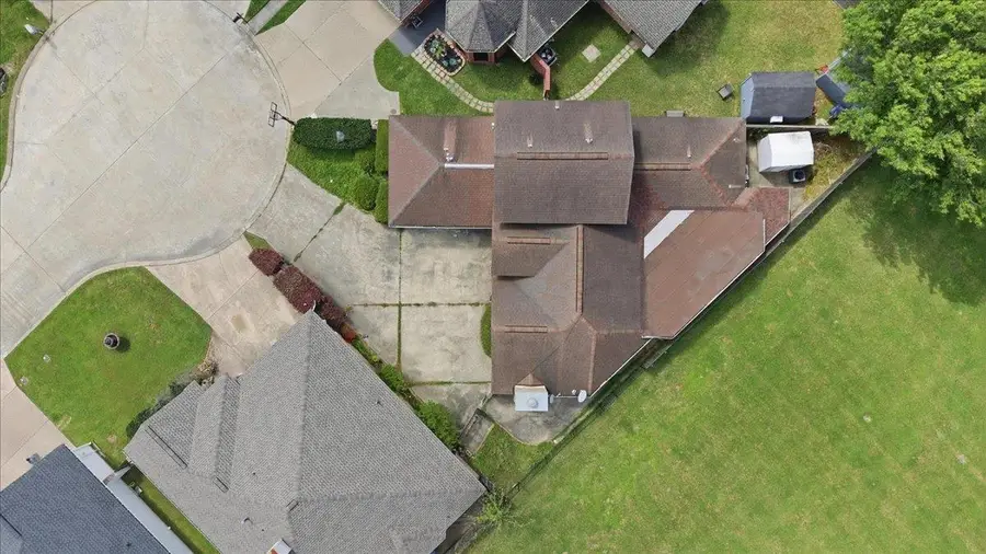 1307 S 24 1/2 St, Nederland, TX 77627 - #3