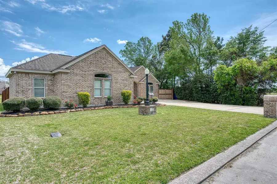 1000 CHARLOTTE LN, Bridge City, TX 77611-2300 - #2