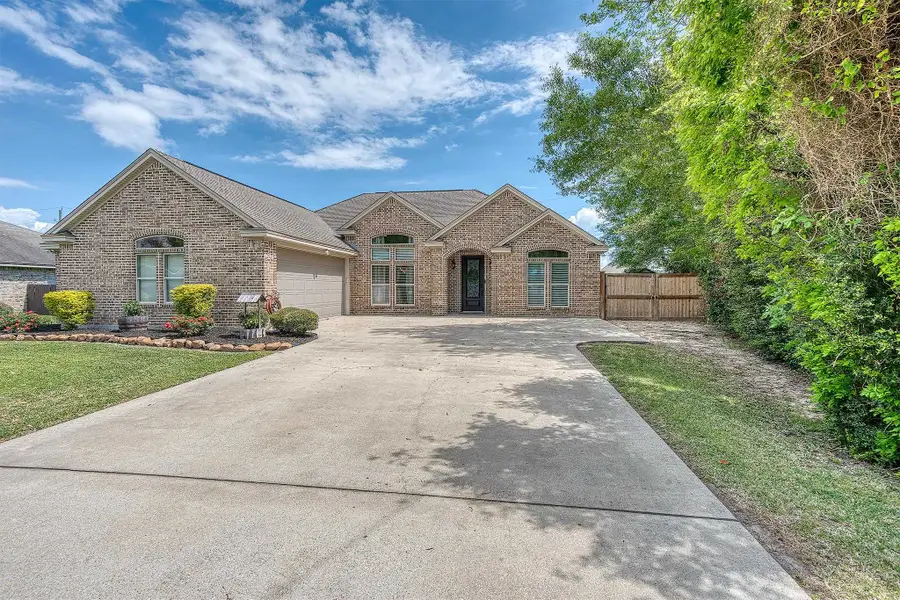 1000 CHARLOTTE LN, Bridge City, TX 77611-2300 - #3