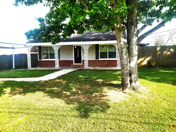 6326 Madison Blvd., Groves, TX 77619