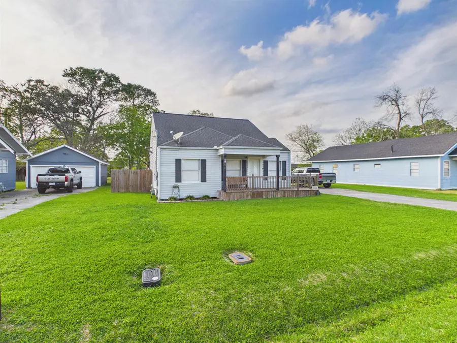 1304 Kent Avenue, Nederland, TX 77627 - #2