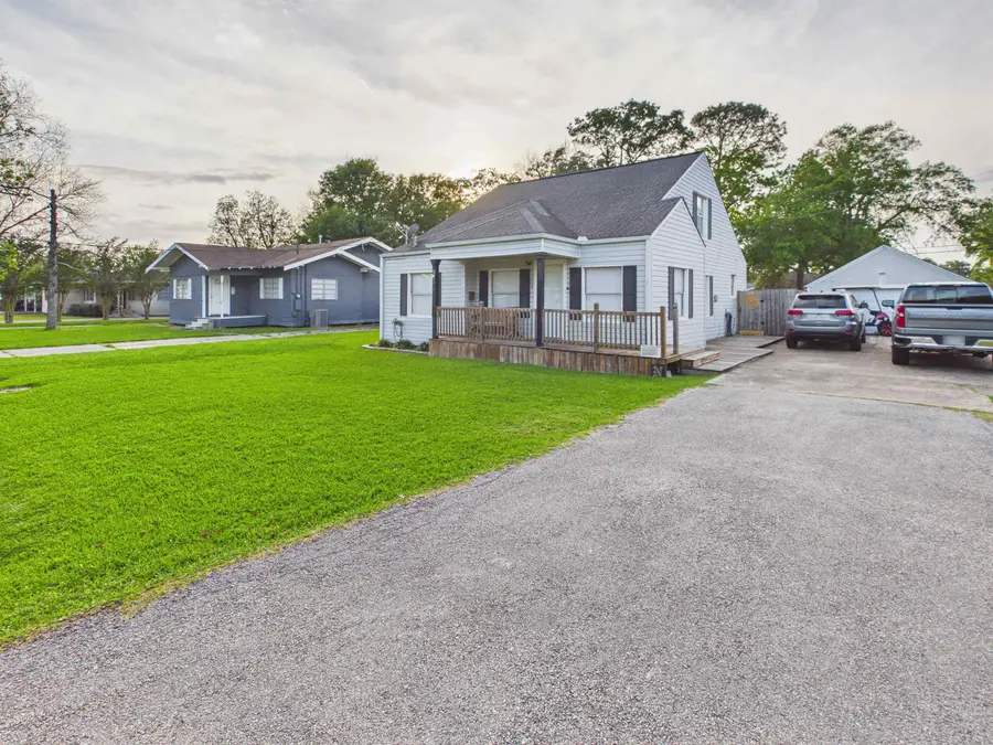 1304 Kent Avenue, Nederland, TX 77627 - #3