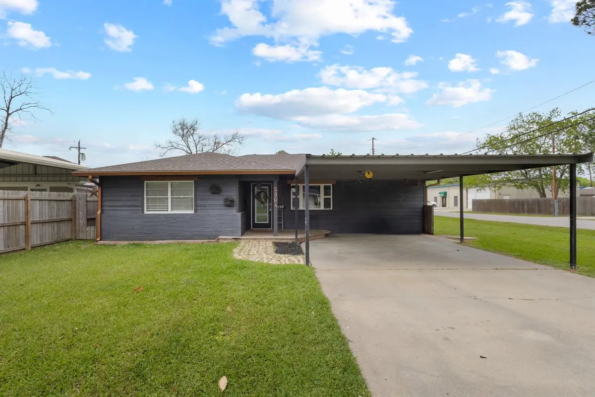 2304 Gary Avenue, Nederland, TX 77627 - #1
