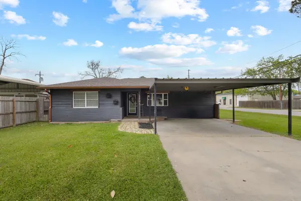 2304 Gary Avenue, Nederland, TX 77627