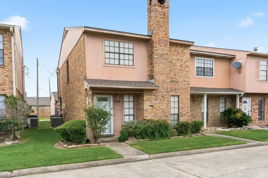 1182 Green Meadow St, Beaumont, TX 77706 - #2