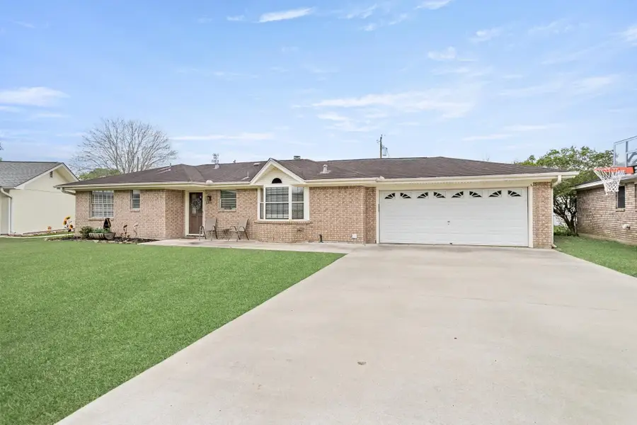 1319 Travis, Nederland, TX 77627-3438 - #3
