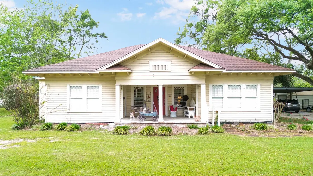 720 S 6th St, Silsbee, TX 77656 - #1