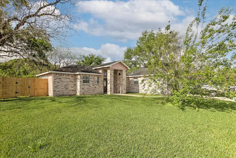 5418 Pershing St, Houston, TX 77033 - #3