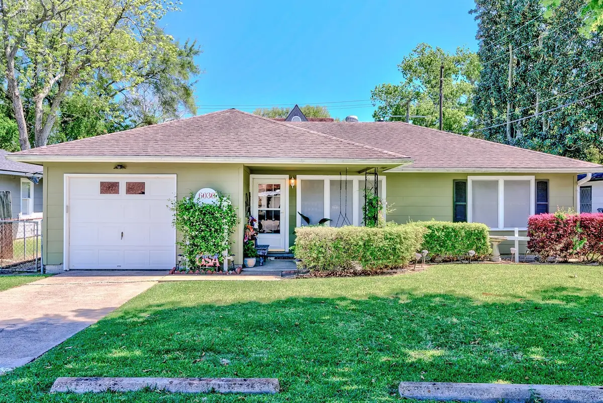 6030 Jackson St, Groves, TX 77619 - #1