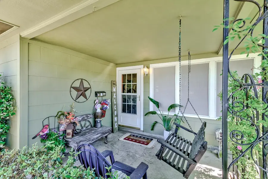 6030 Jackson St, Groves, TX 77619 - #3