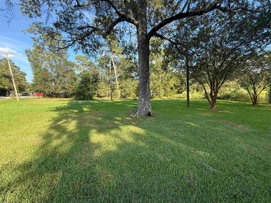 550 E Courtland, Vidor, TX 77662 - #2