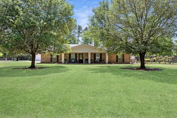 1090 Southdale, Vidor, TX 77662