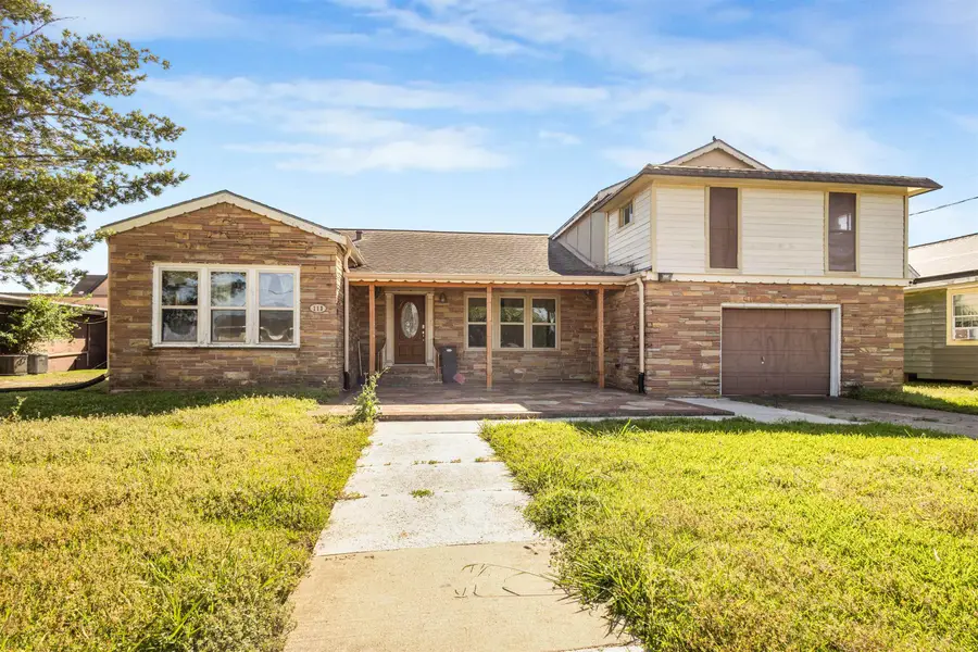 113 N 12th Street, Nederland, TX 77627 - #2