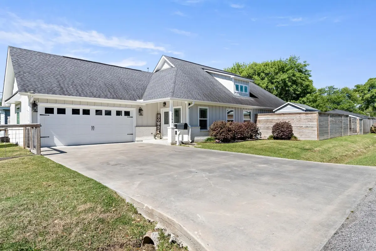 2304 Avenue F, Nederland, TX 77627 - #1