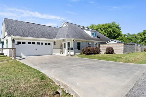 2304 Avenue F, Nederland, TX 77627