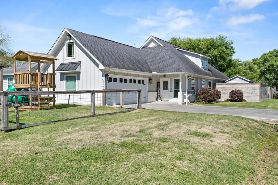 2304 Avenue F, Nederland, TX 77627 - #3