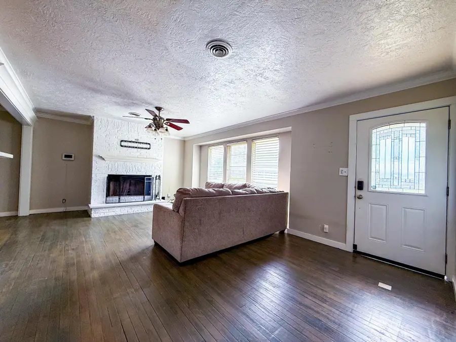 3660 Bryan Dr, Beaumont, TX 77707 - #3