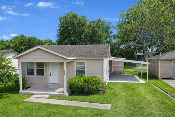 1840 Hebert St, Beaumont, TX 77705