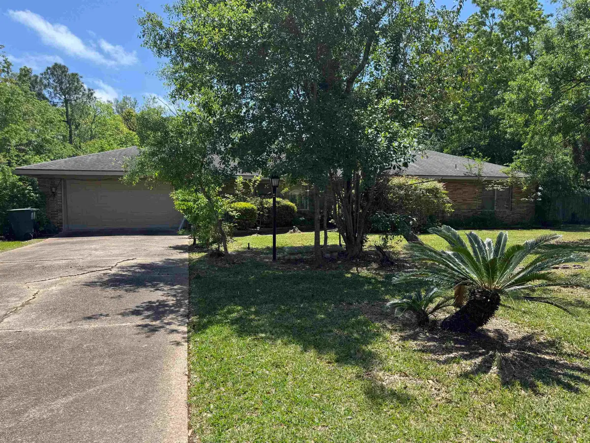 6700 Howe St., Groves, TX 77619 - #1