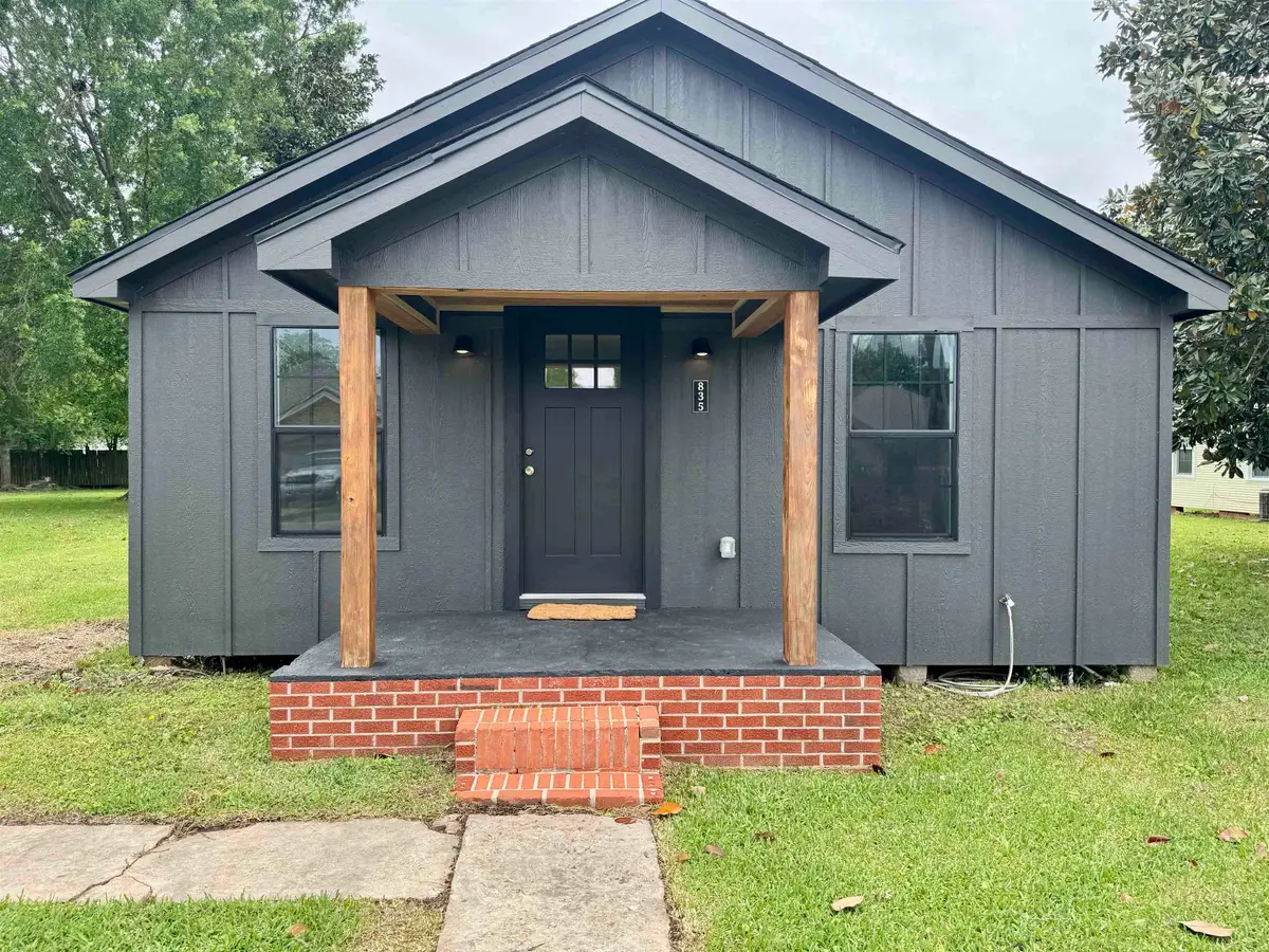 835 Boston Ave., Nederland, TX 77627 - #1