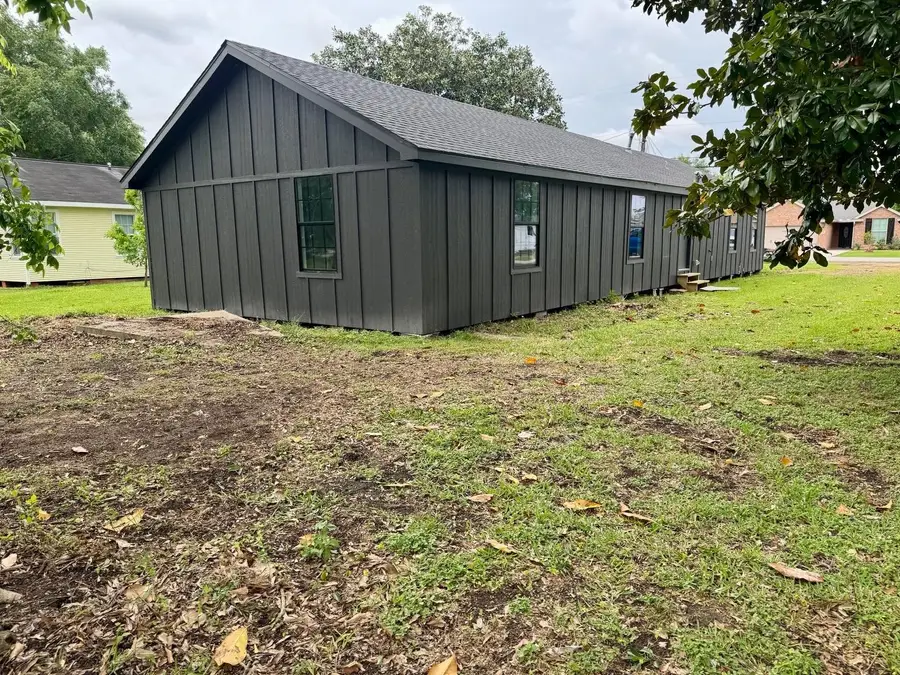 835 Boston Ave., Nederland, TX 77627 - #3