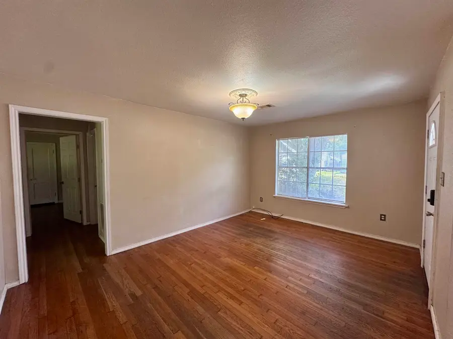 3110 Boyd Ave, Groves, TX 77619 - #3