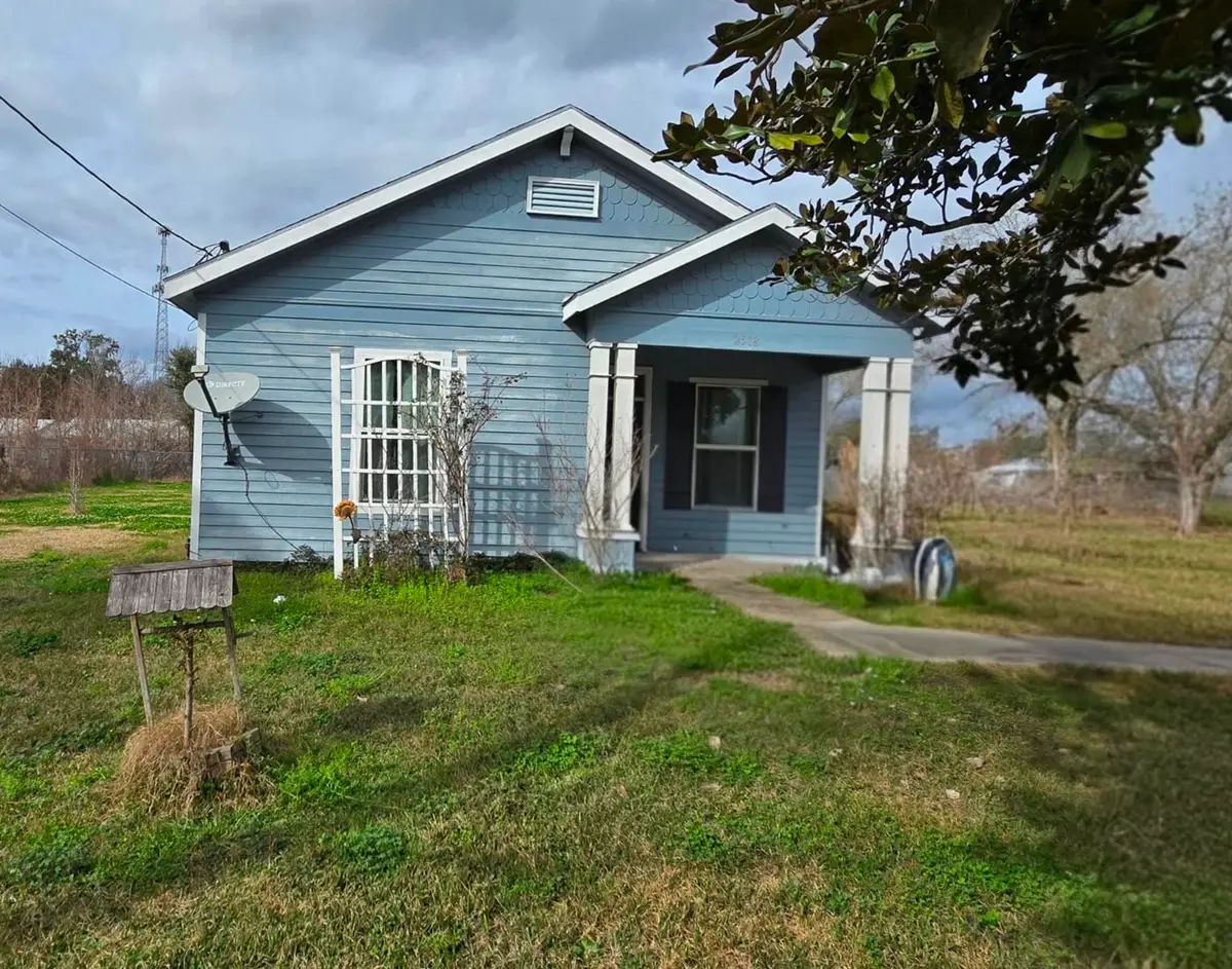 2518 SOUTH AVE, West Orange, TX 77630 - #1
