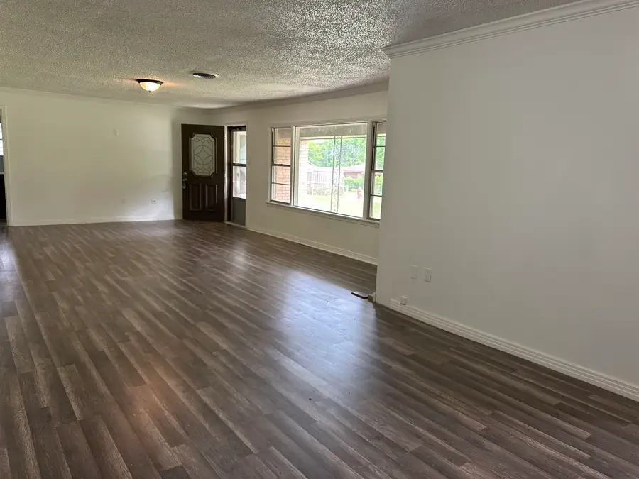 1202 Churchill St, Jacksonville, TX 75766 - #2