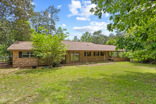 533 Cypress Bend Drive, Village Mills, TX 77663