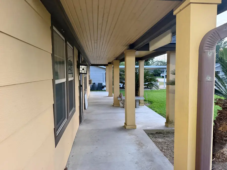 2313 3rd St, Port Neches, TX 77651 - #2