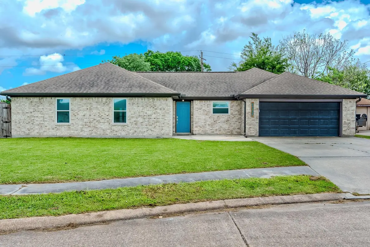 2337 Patricia Ln, Port Neches, TX 77651 - #1