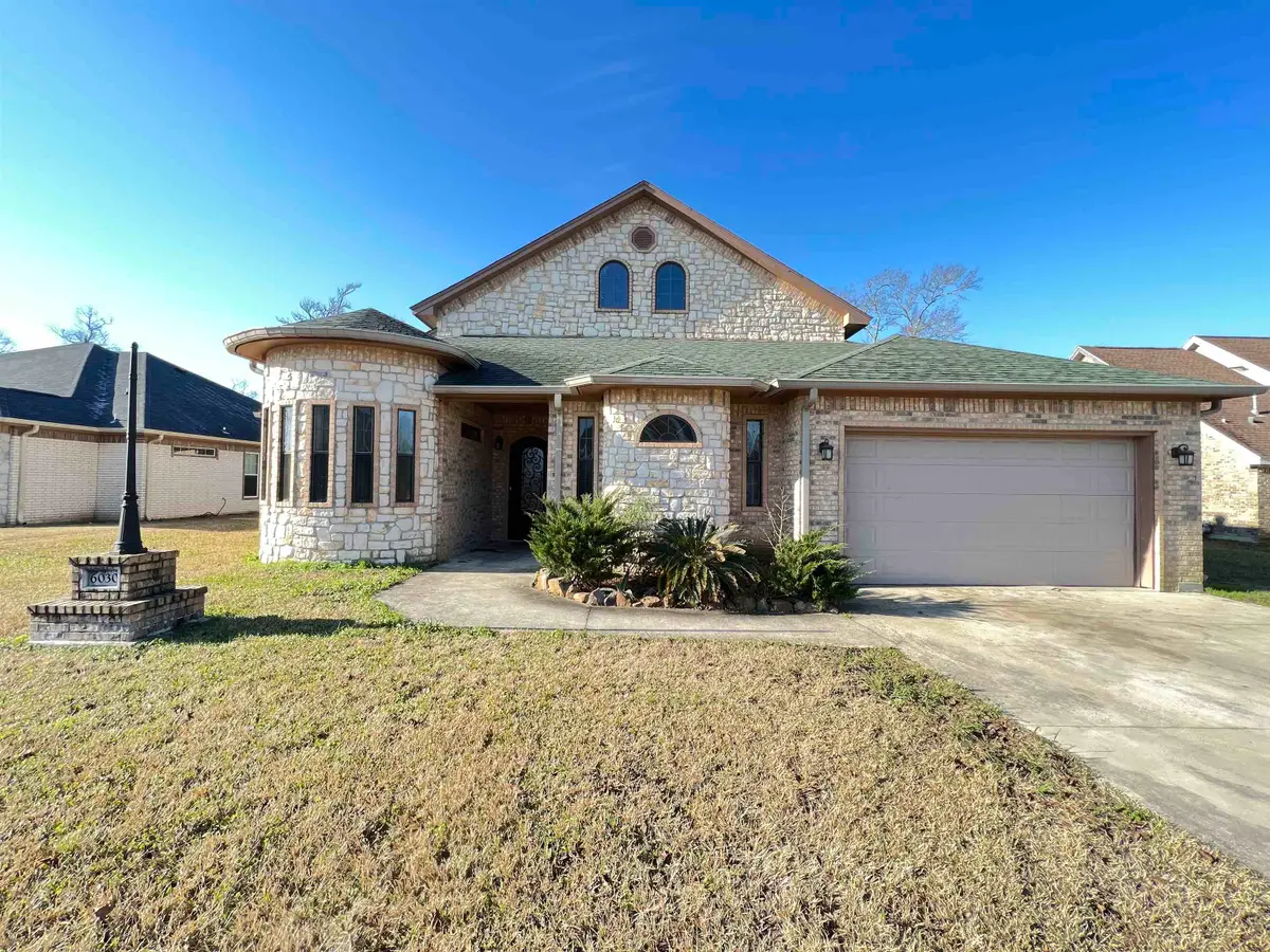 6030 Queens Court, Orange, TX 77630 - #1