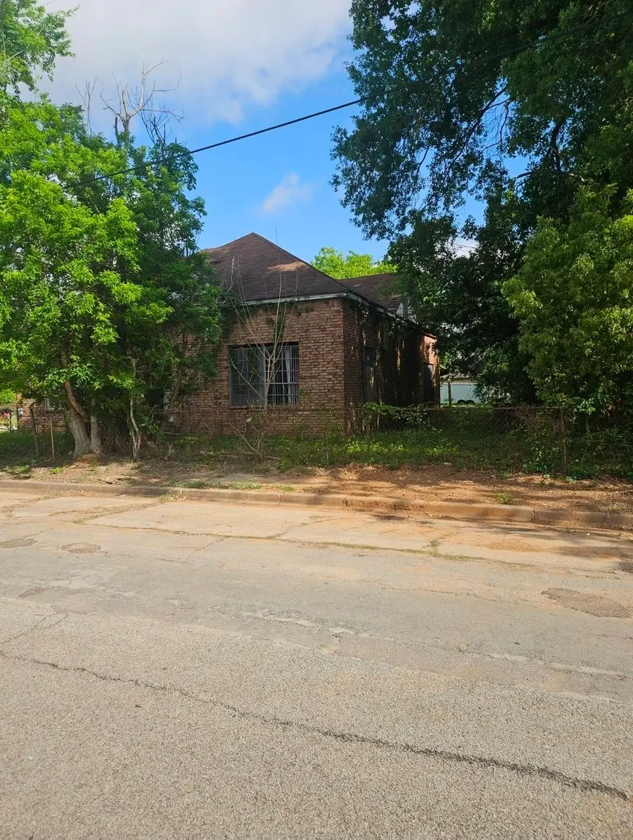 605 Shamrock St, Beaumont, TX 77705 - #2