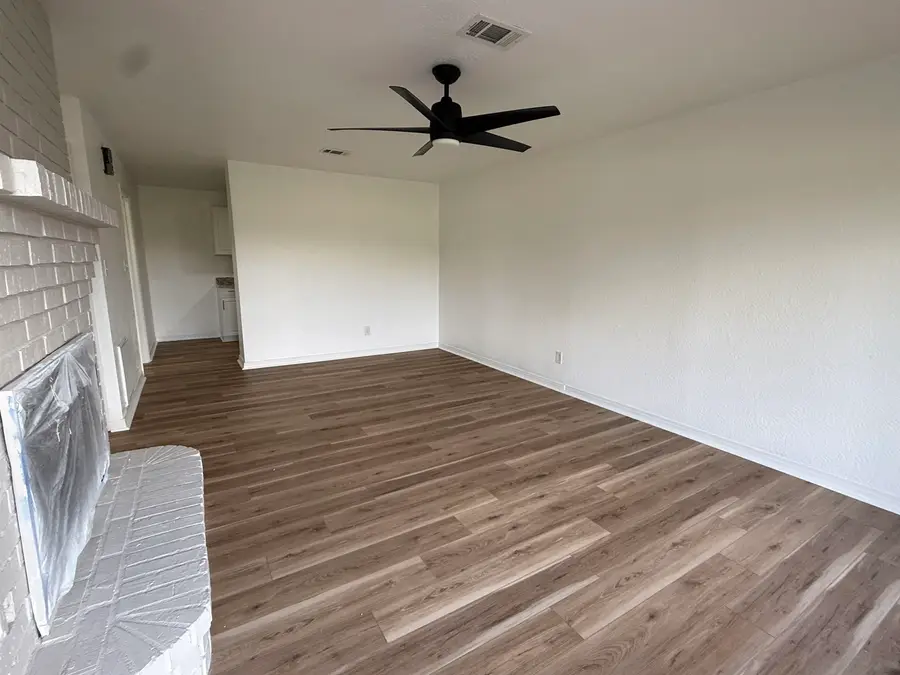 245 W Avenue P, Silsbee, TX 77656 - #3
