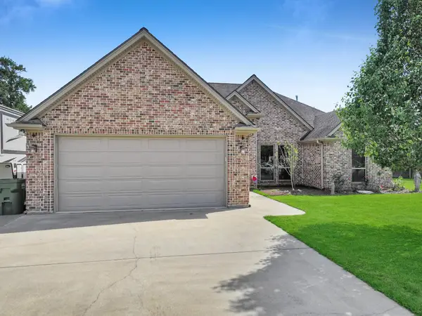 10165 E Greenwood Dr, Orange, TX 77630