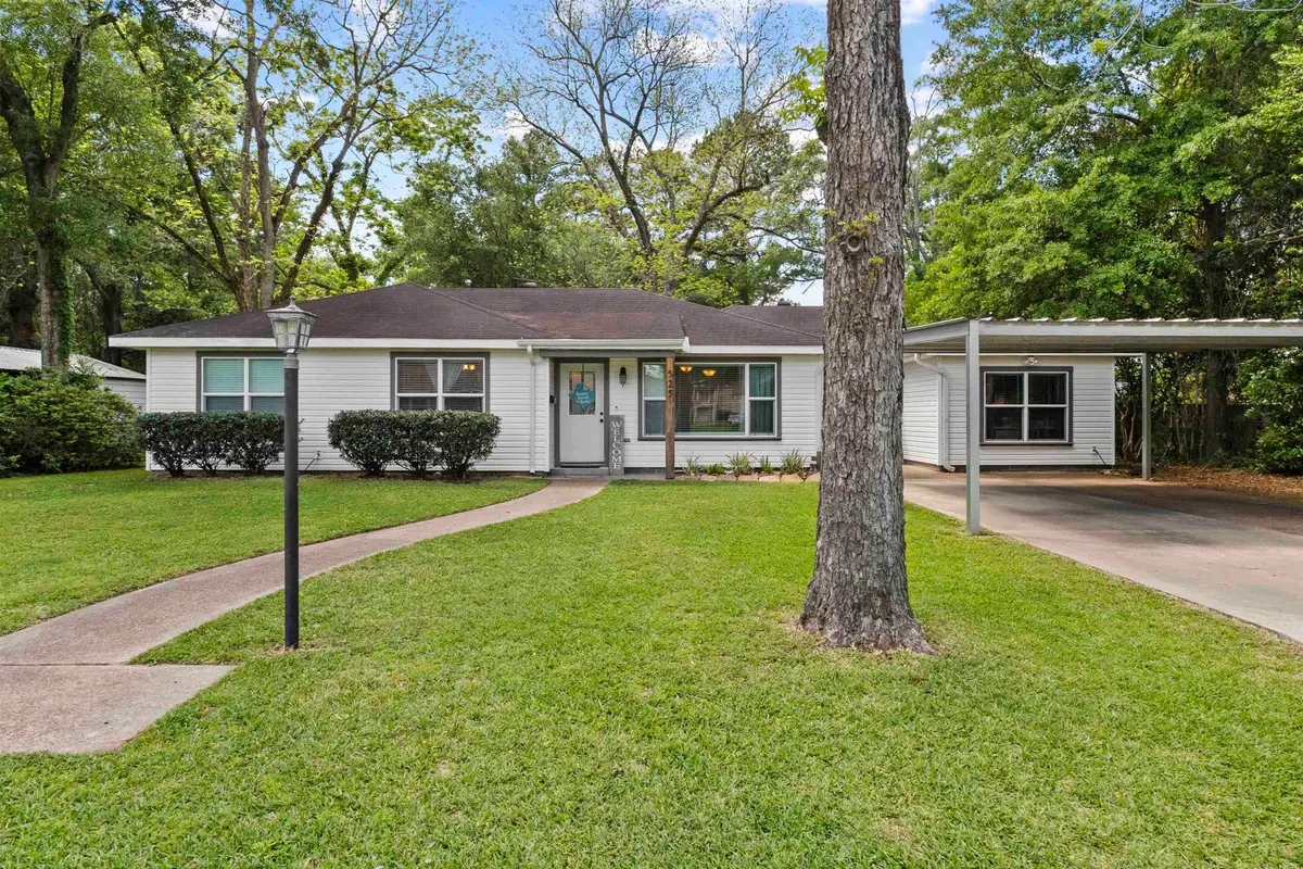 525 N 10th, Silsbee, TX 77656 - #1