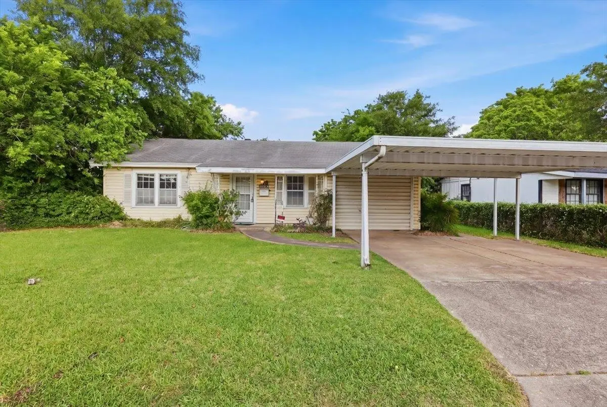 2230 8th Street, Port Neches, TX 77651 - #1