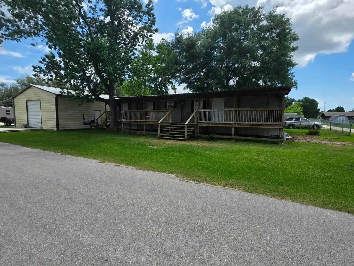 1202 S Georgia St, Orange, TX 77630 - #1