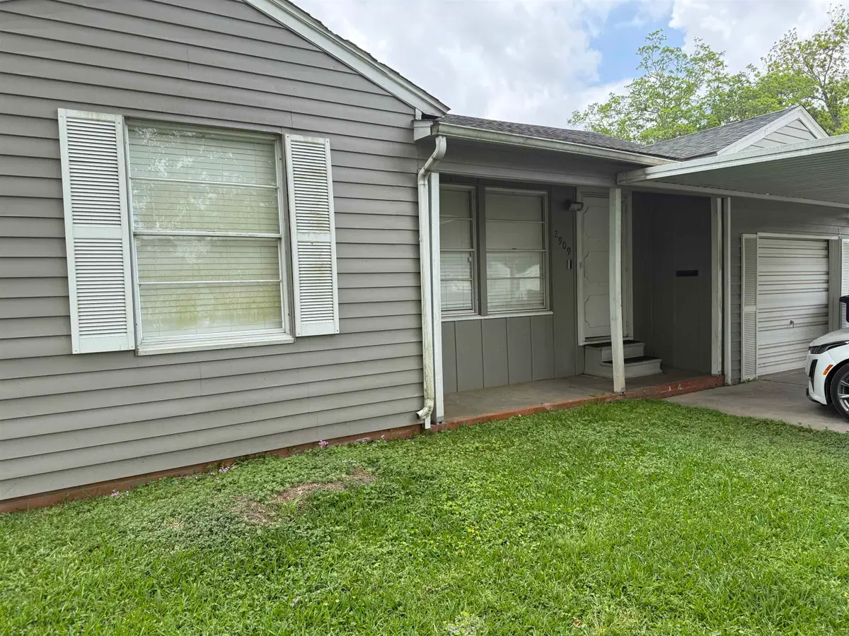 2909 Boyd Ave, Groves, TX 77619 - #1