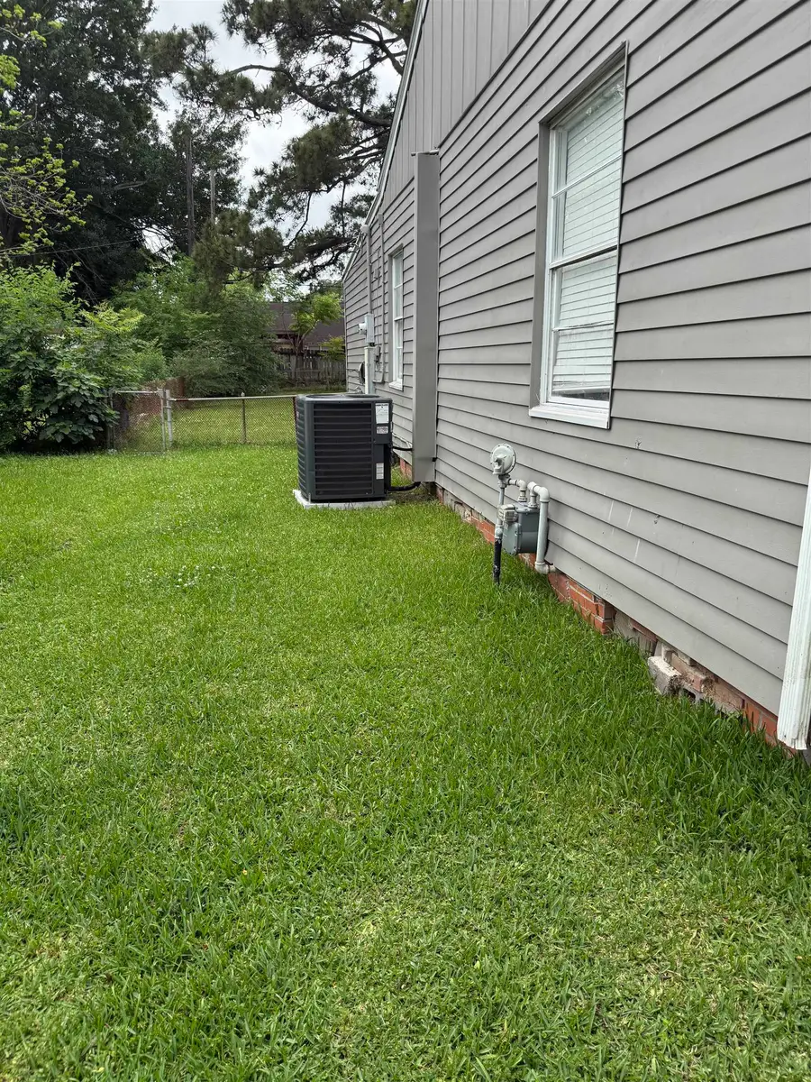 2909 Boyd Ave, Groves, TX 77619 - #3