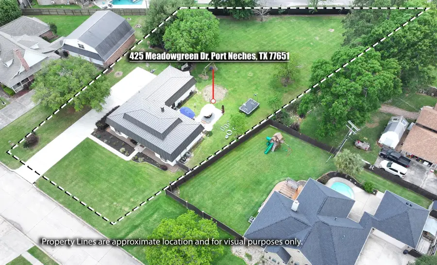 425 Meadowgreen Dr, Port Neches, TX 77651-5403 - #2