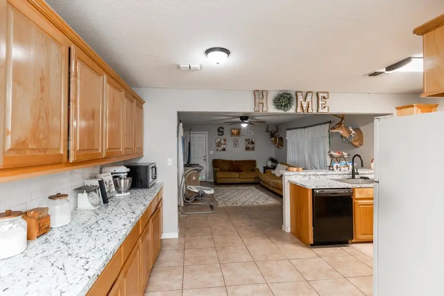 2467 Buchannon Rd, Silsbee, TX 77656 - #3