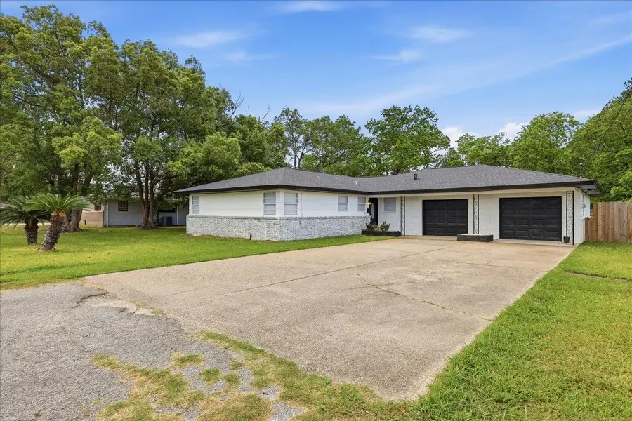 806 S 33rd st, Nederland, TX 77627-7503 - #3