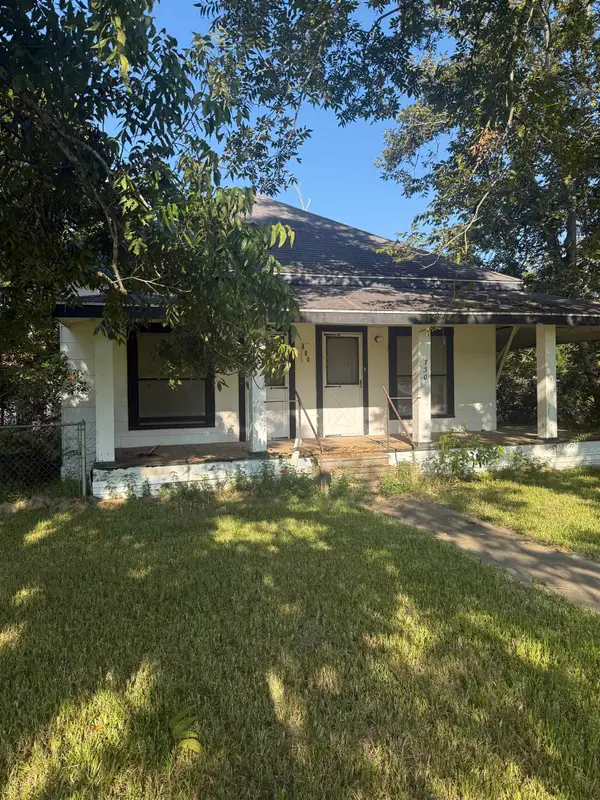 730 W Lee, Sour Lake, TX 77659